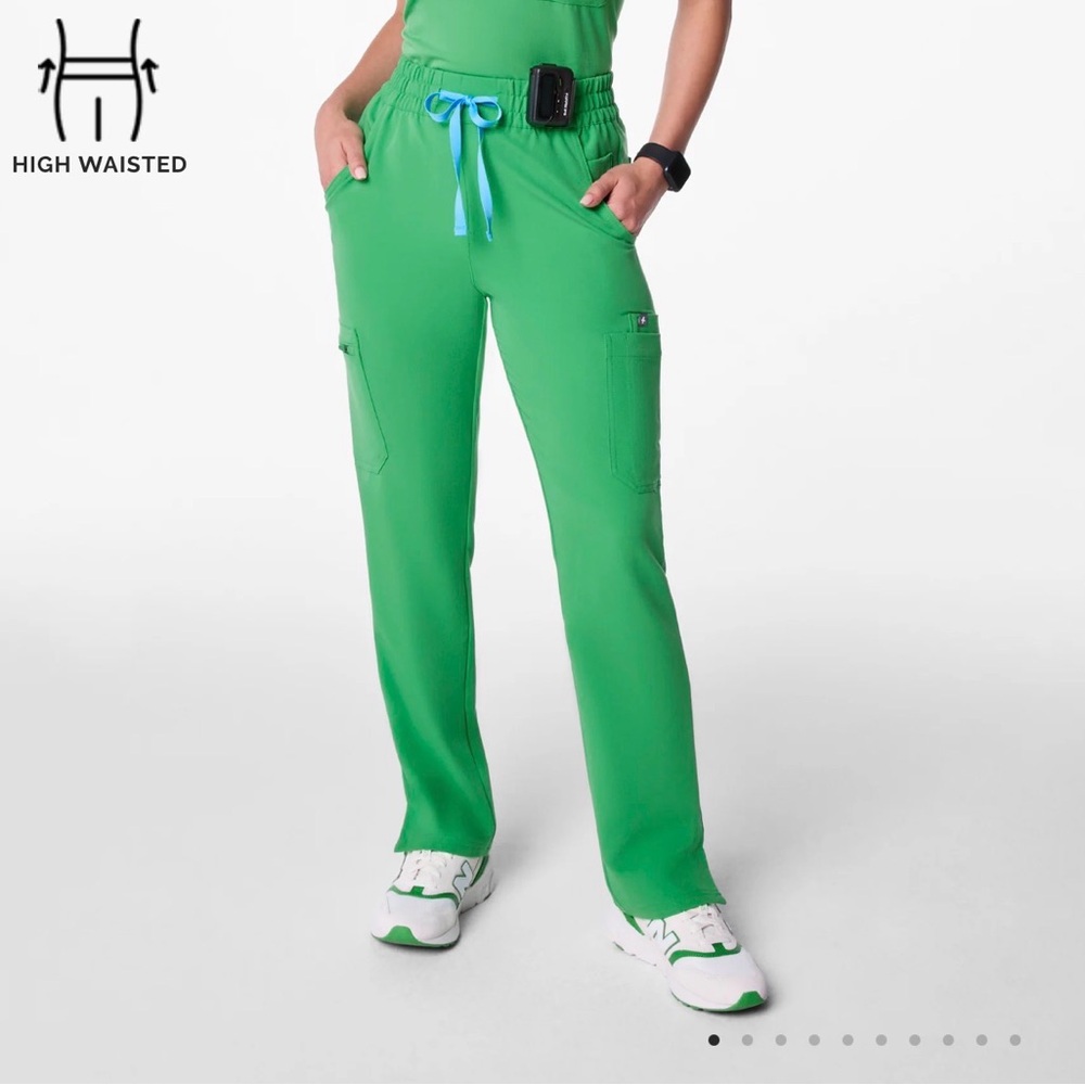 💊FIGS High Waisted Dowa Scrub Pants💊